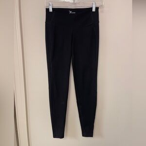 Old Navy: Women’s Active Go-Dry Mid-Rise Black Leggings, Size S